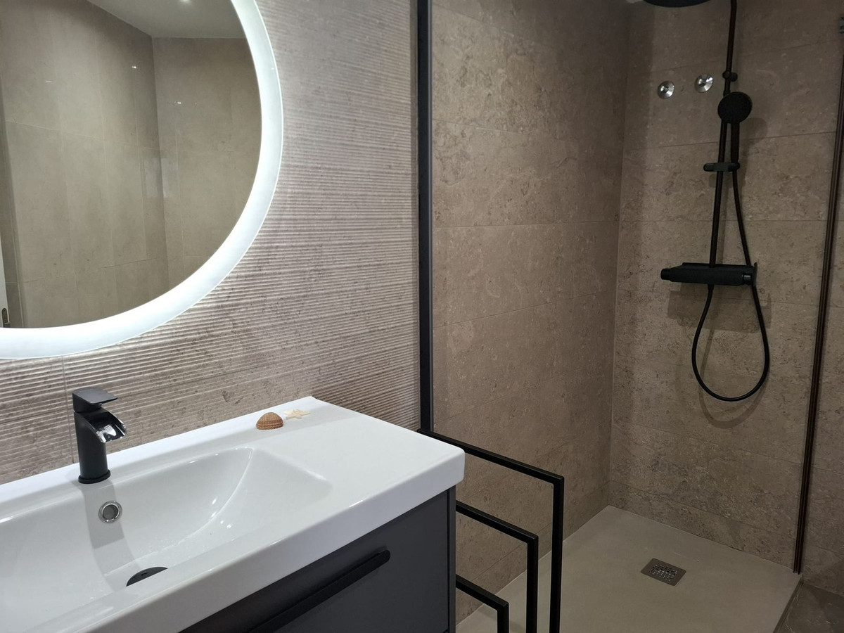 dae5d7c5ba466b6780109805bf2ad028 - 14