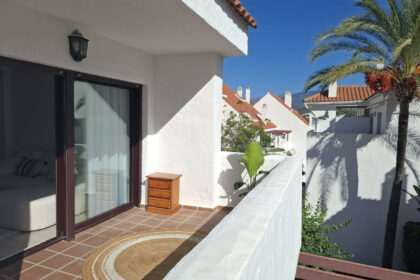 dae5d7c5ba466b6780109805bf2ad028 - 16