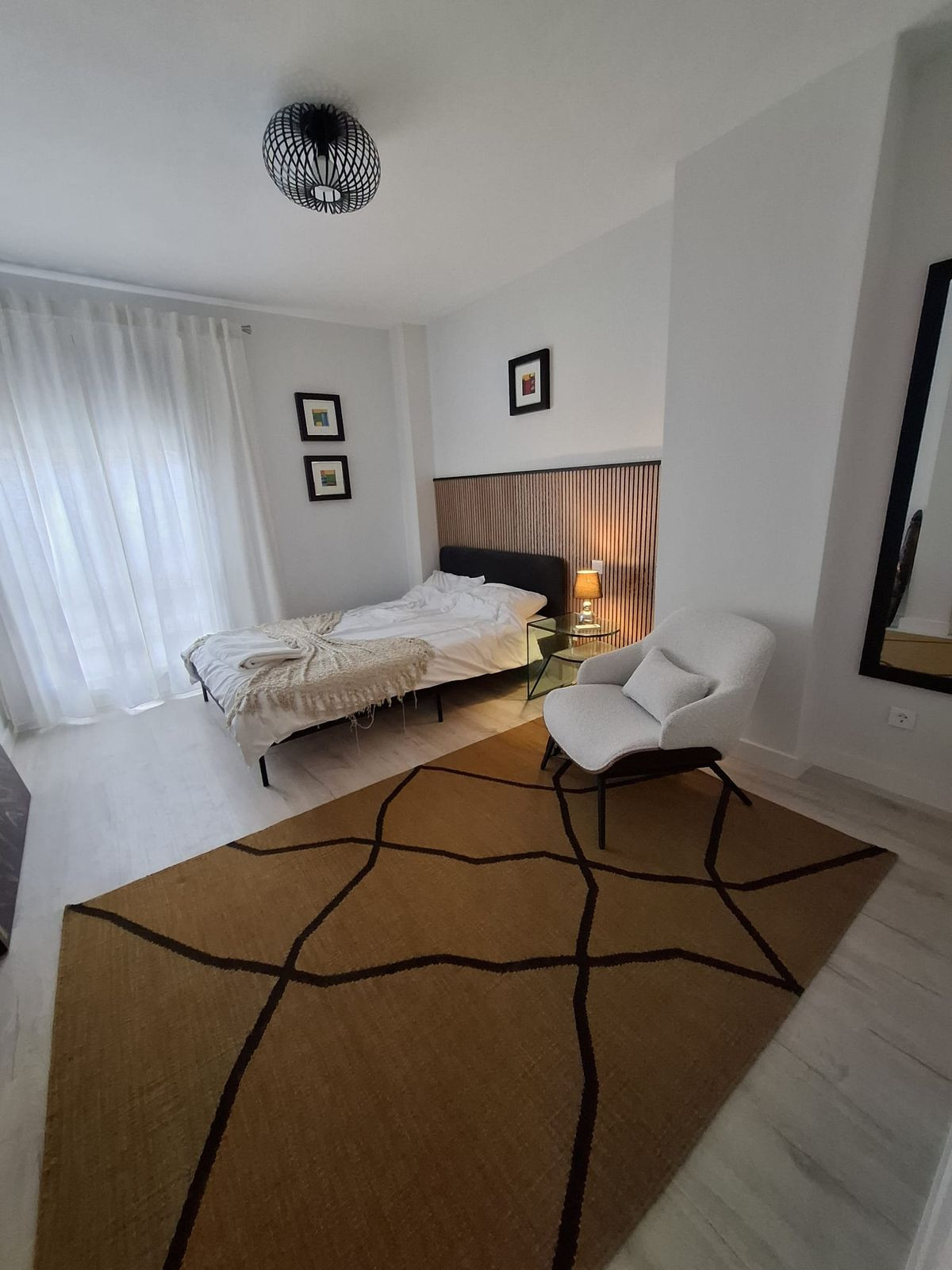 dae5d7c5ba466b6780109805bf2ad028 - 21