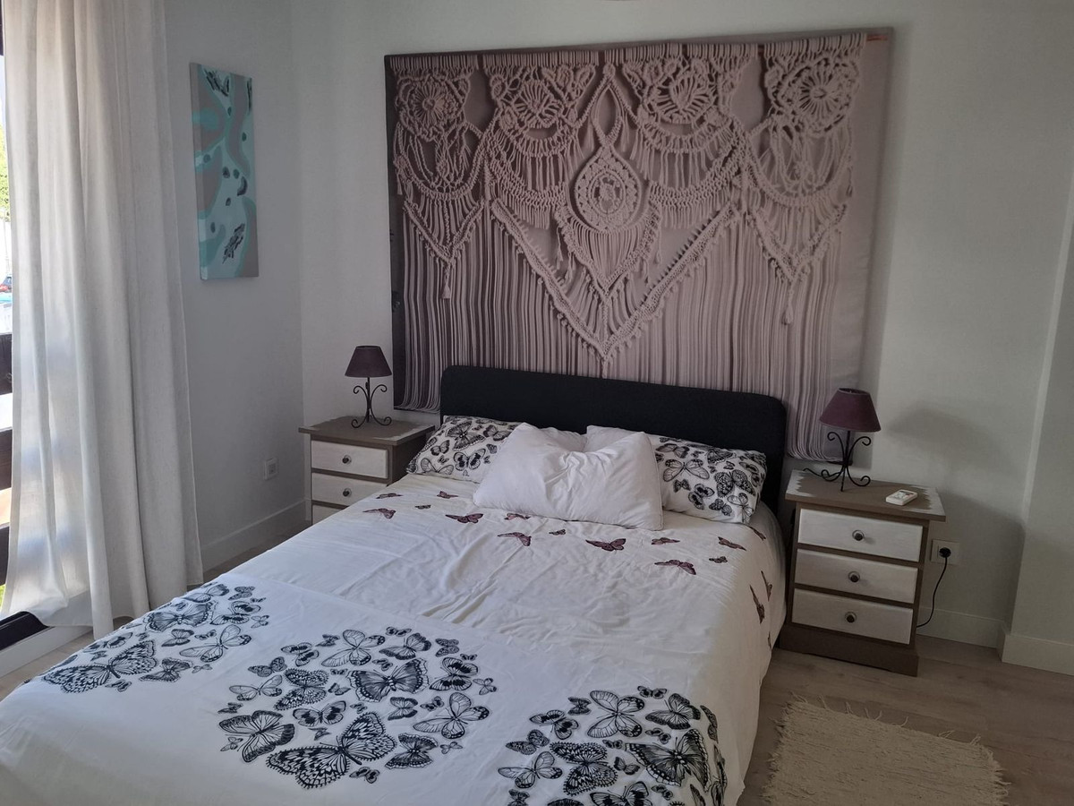 dae5d7c5ba466b6780109805bf2ad028 - 23