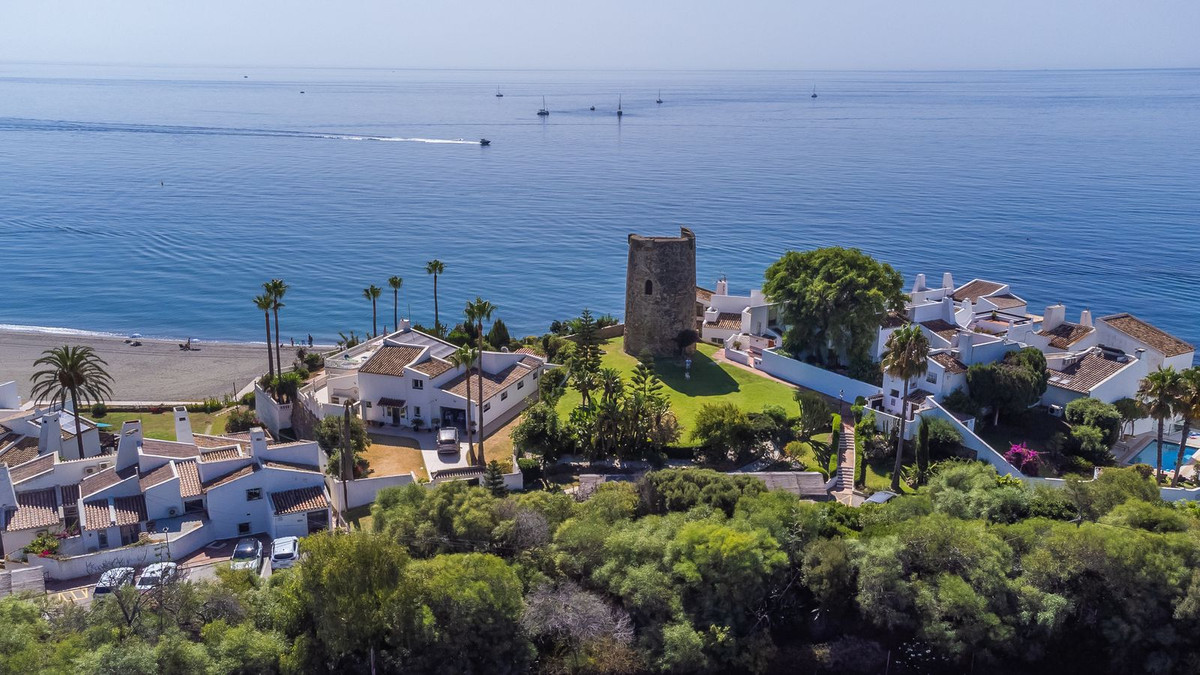 daf8756f310ab6590aee6dc86c8903eb - 18