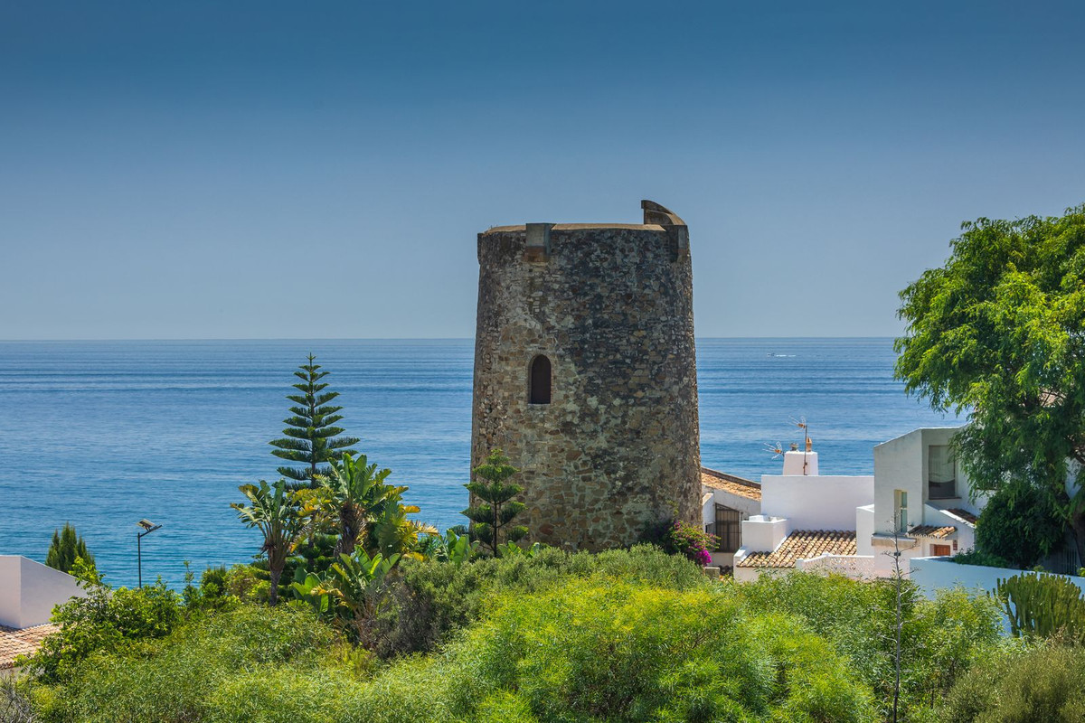 daf8756f310ab6590aee6dc86c8903eb - 19