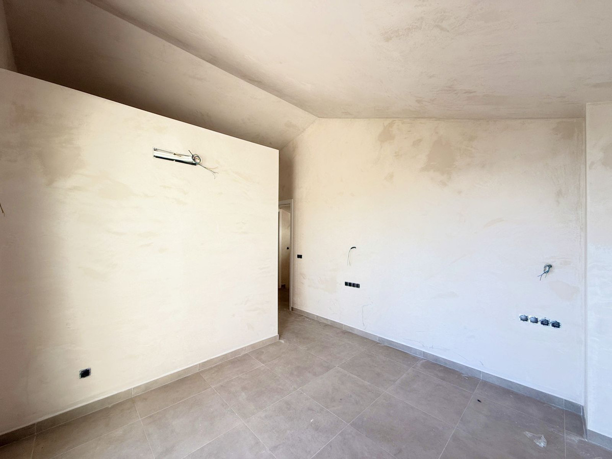 daf8756f310ab6590aee6dc86c8903eb - 23