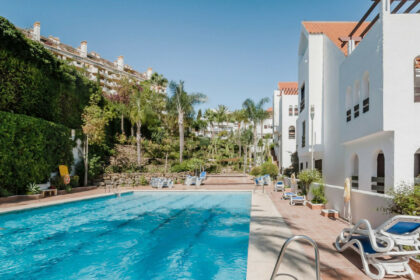 db4ec579611ca3fdbabf01c1bf3c9f94 - 15