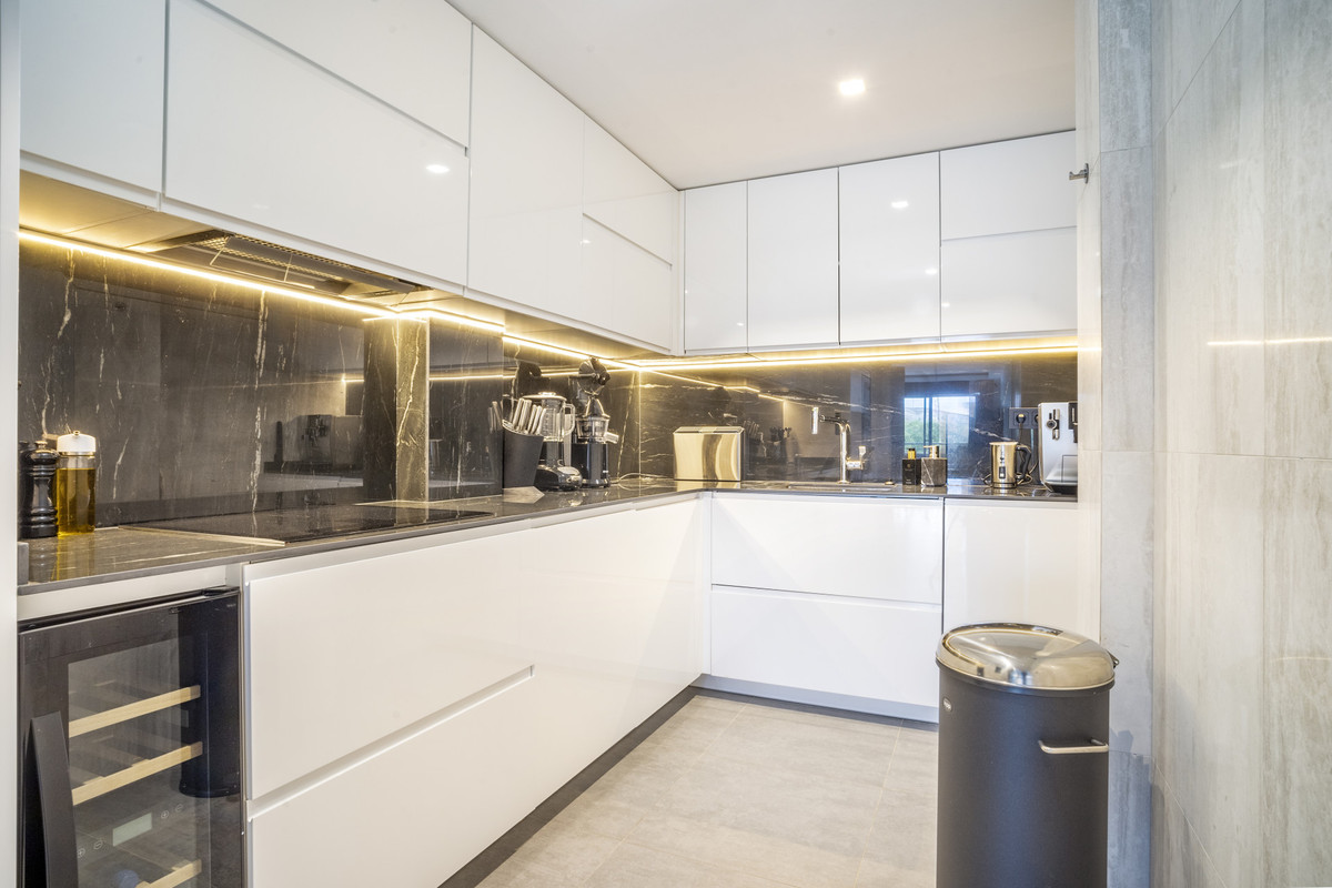 db50a11e955c8279ff8c1147f6651450 - 4