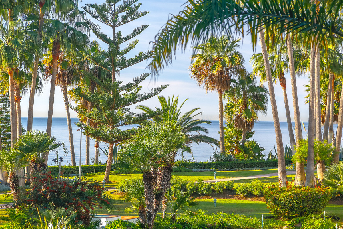 db9677b788bbeacef5423f998f4fd602 - 38