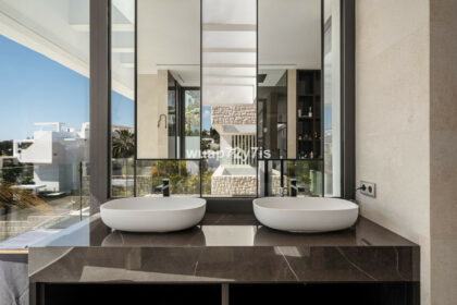 dcc6eb7bac06c6c8ccfc539cb26dfe6c - 24