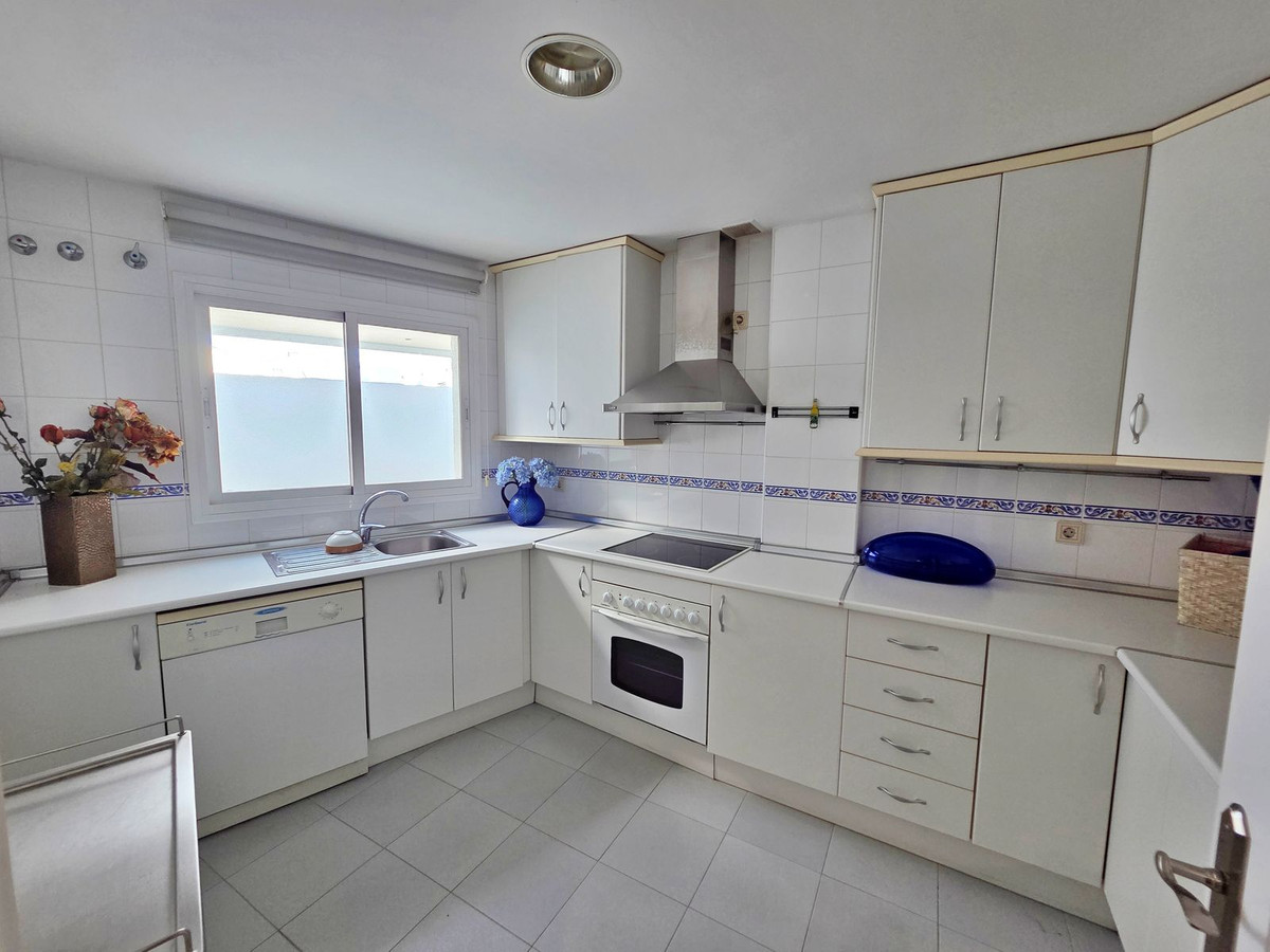 dd0e24ab147a15e924df19e0c5d35824 - 12