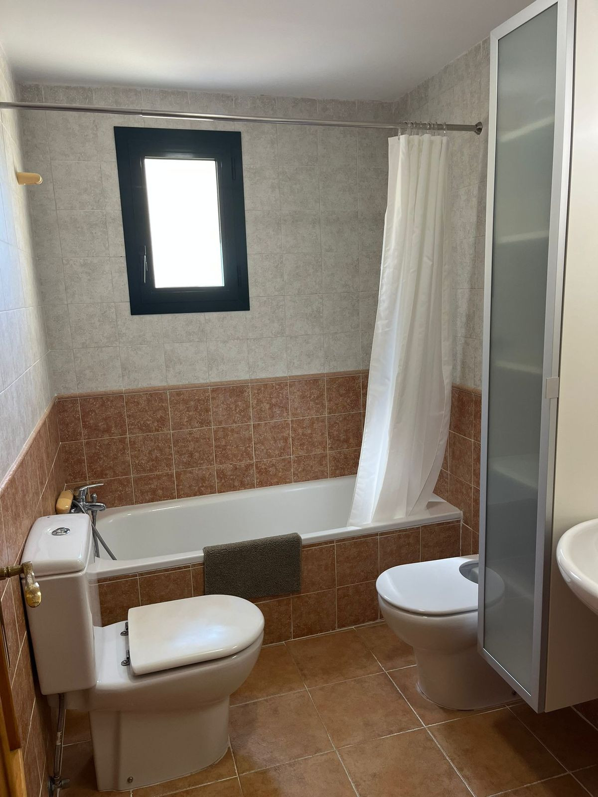 dd4627bdf2cc4e6e3f193064bbb40fe5 - 19