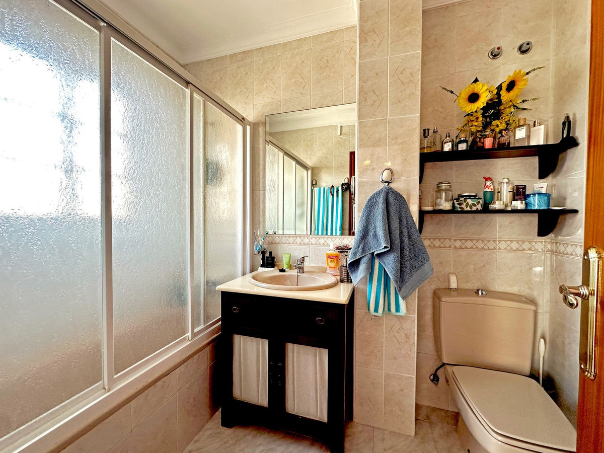 ddc74312444696afb153a747f3bbc9ab - 17