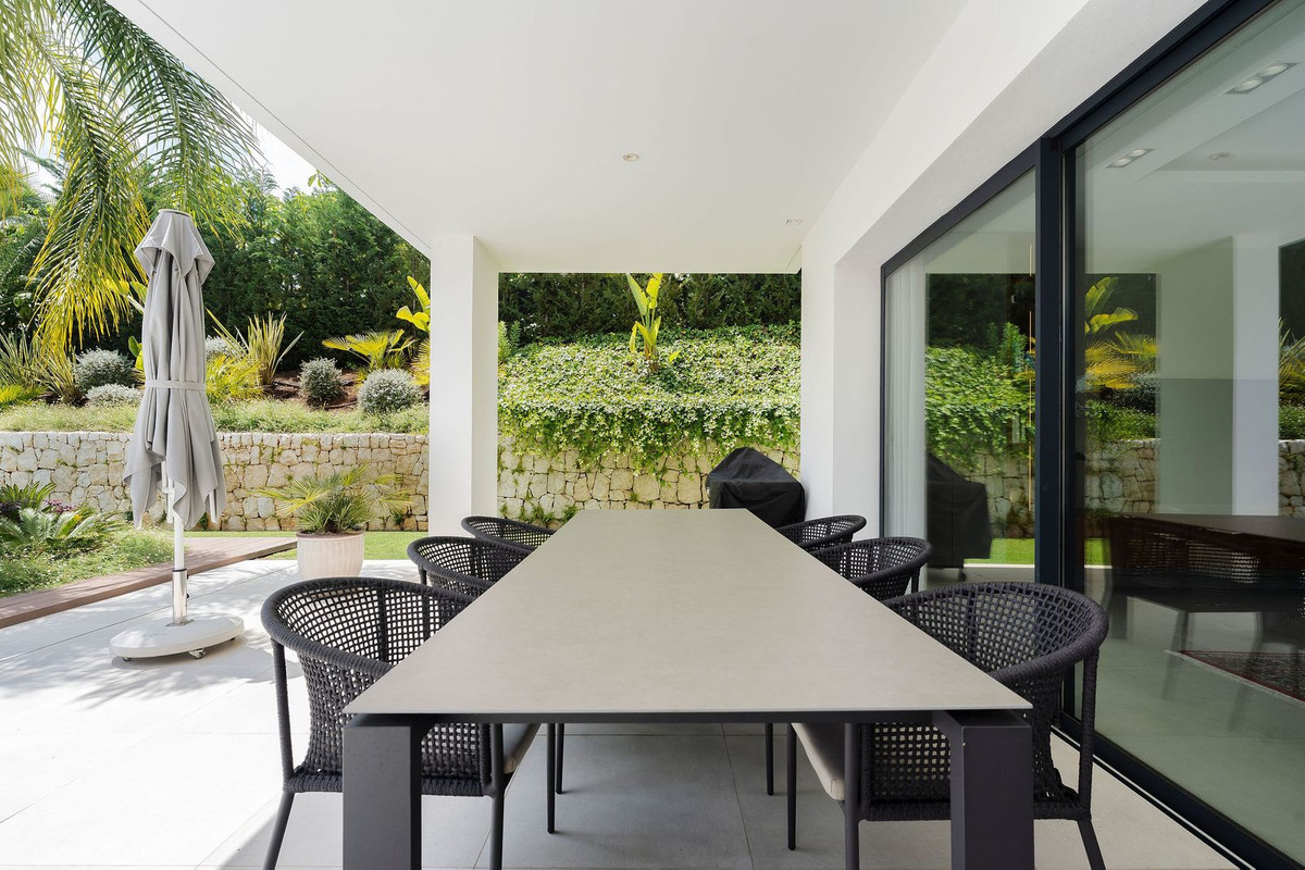 ddf91abc454a5b77038899c504b21776 - 12