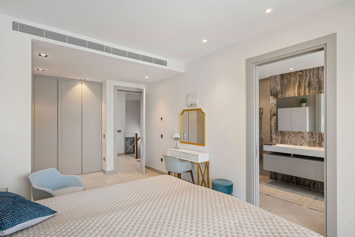 ddf91abc454a5b77038899c504b21776 - 18