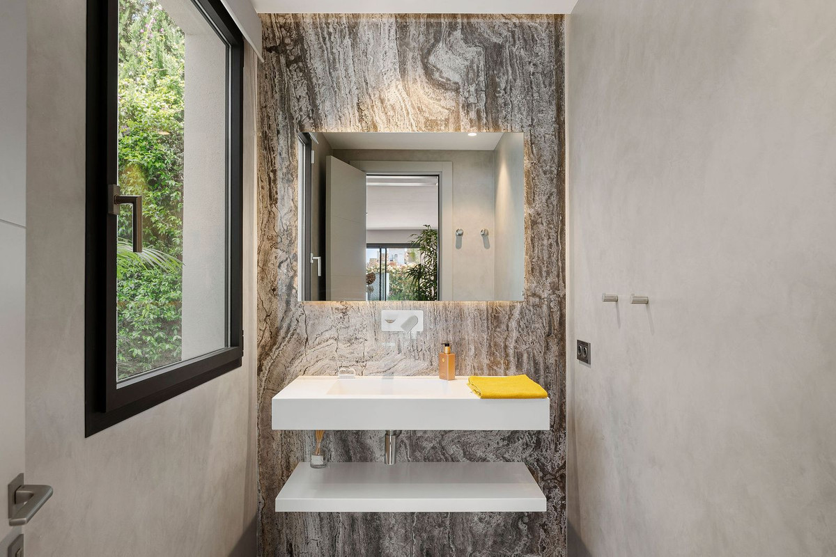 ddf91abc454a5b77038899c504b21776 - 35