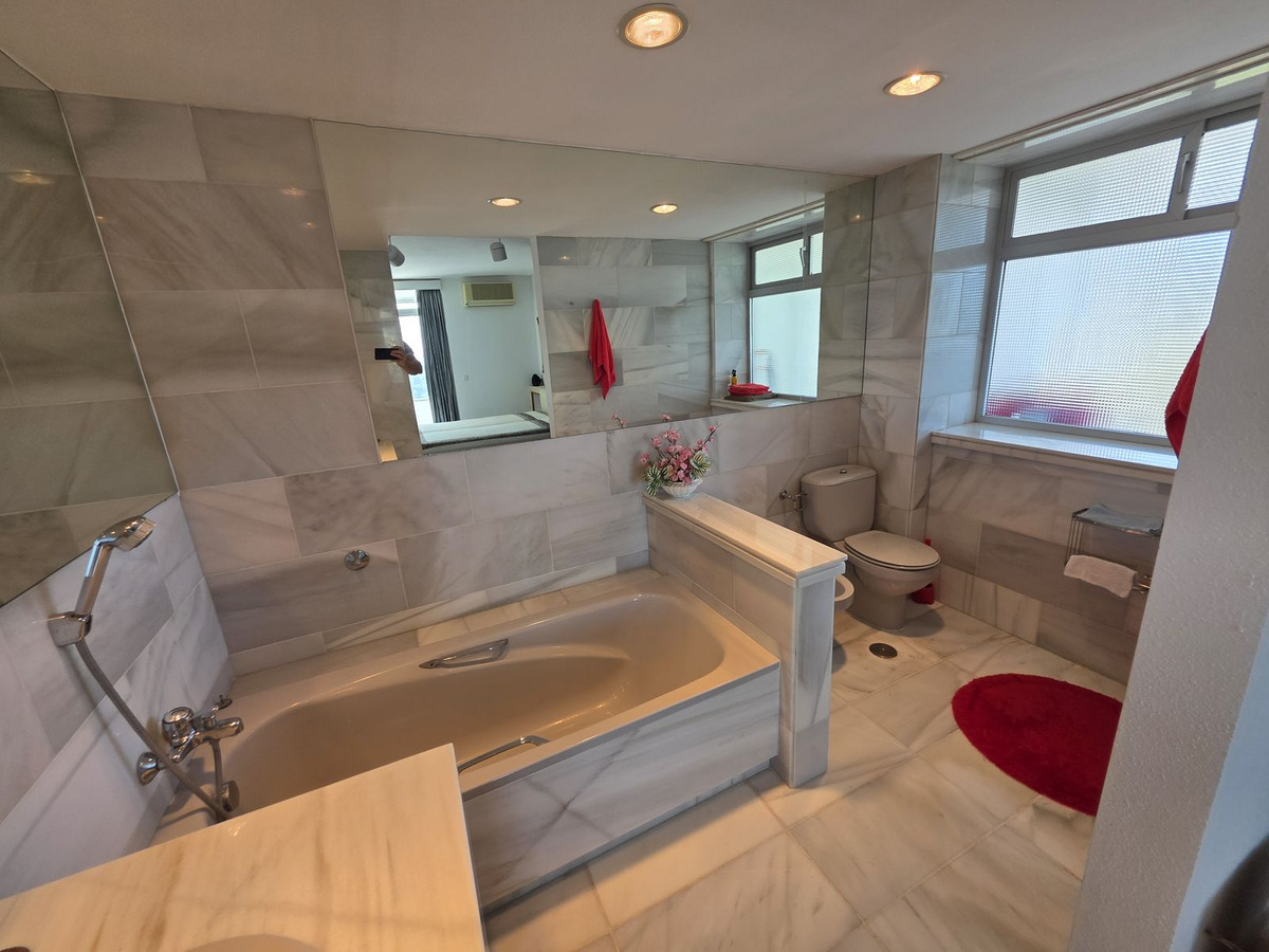 de70afc4b1283cc1509953c8a086a8c8 - 16