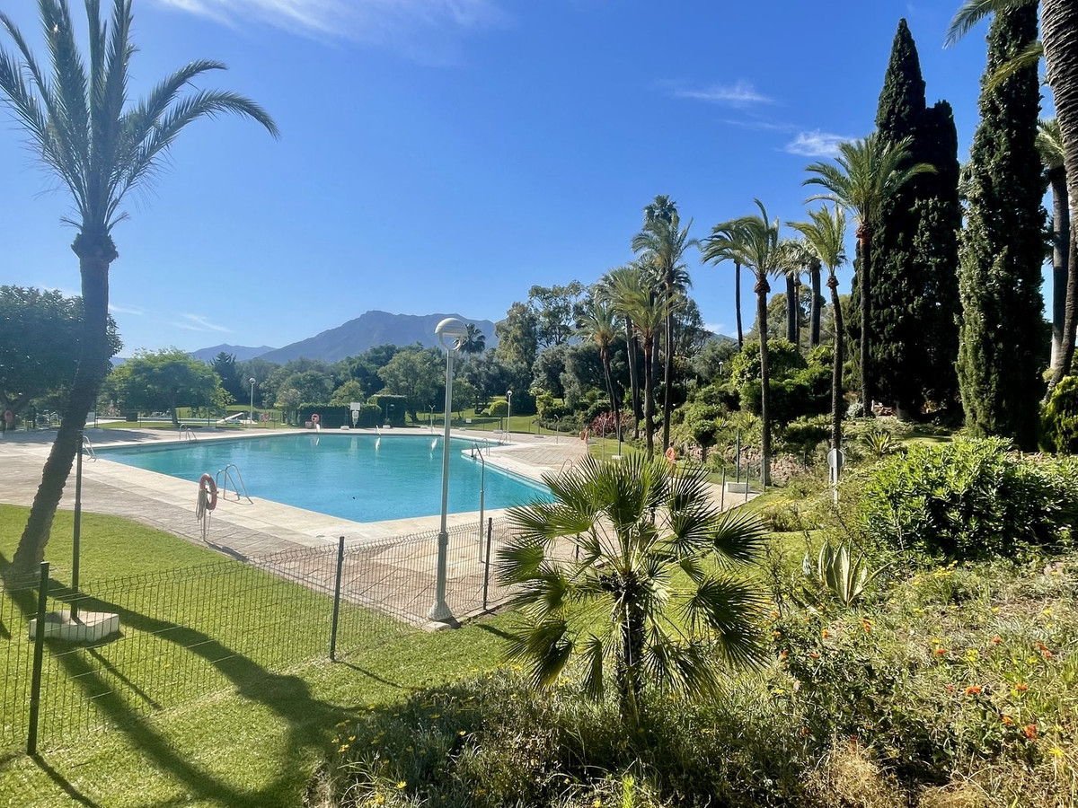 de70afc4b1283cc1509953c8a086a8c8 - 28