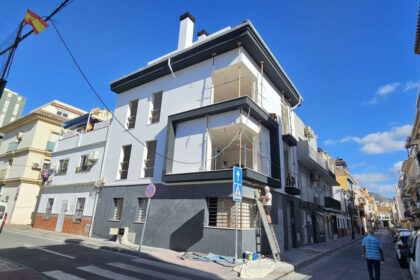 df422466f2e003a5fbbe6a1152bc15e4 - 12