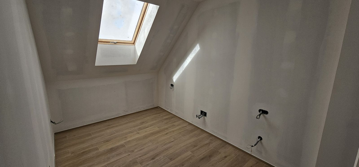 df422466f2e003a5fbbe6a1152bc15e4 - 9