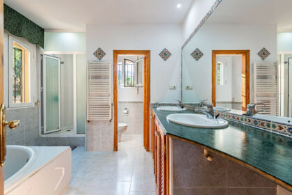 e08308fecc82d3e15683f931d6c84183 - 15