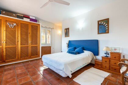 e08308fecc82d3e15683f931d6c84183 - 16