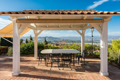 e08308fecc82d3e15683f931d6c84183 - 23