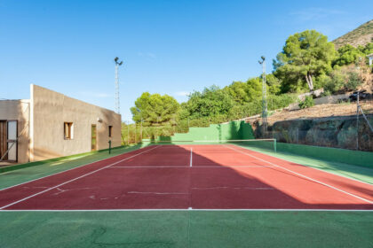 e08308fecc82d3e15683f931d6c84183 - 31