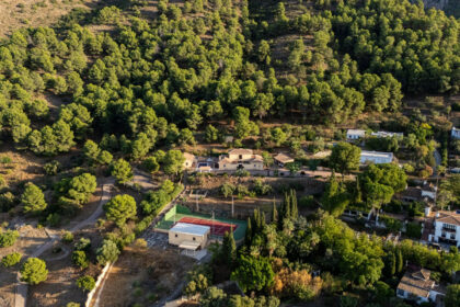 e08308fecc82d3e15683f931d6c84183 - 35