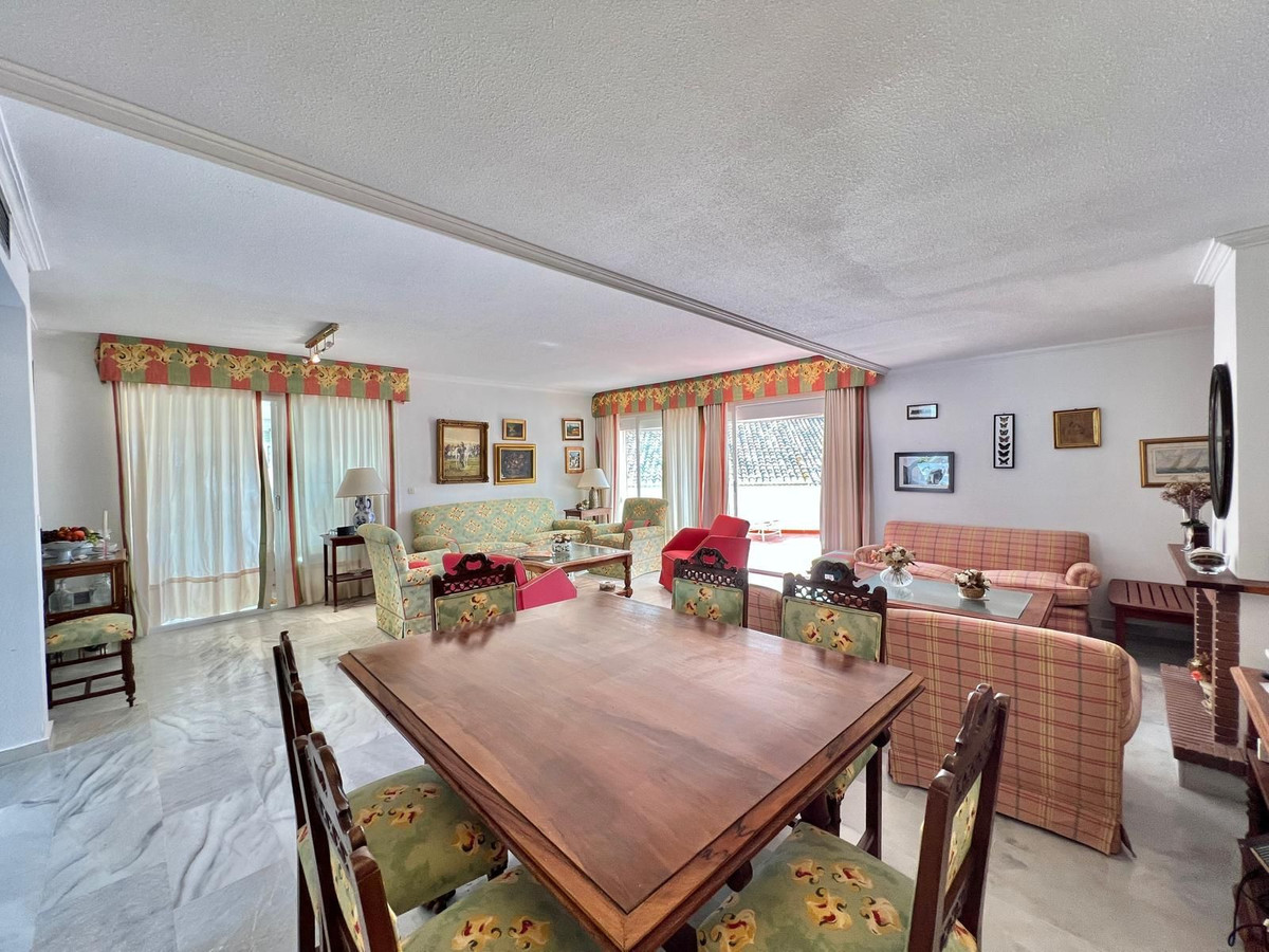 e0de71986fe1c03f45dfb91ad99a7702 - 11