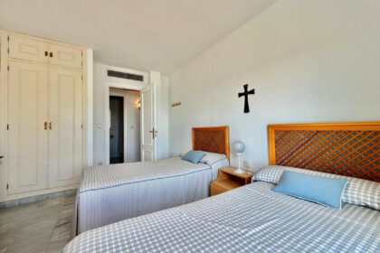 e0de71986fe1c03f45dfb91ad99a7702 - 22