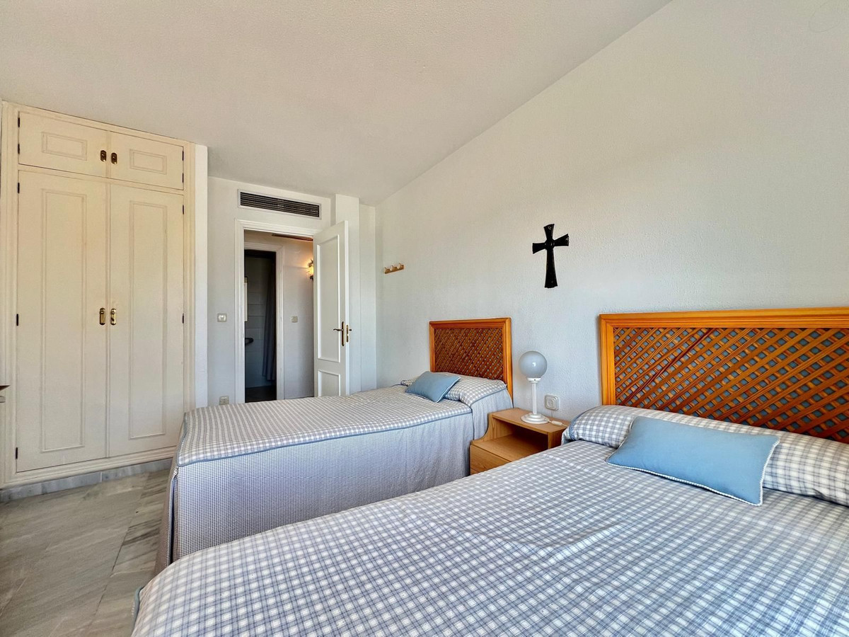 e0de71986fe1c03f45dfb91ad99a7702 - 22