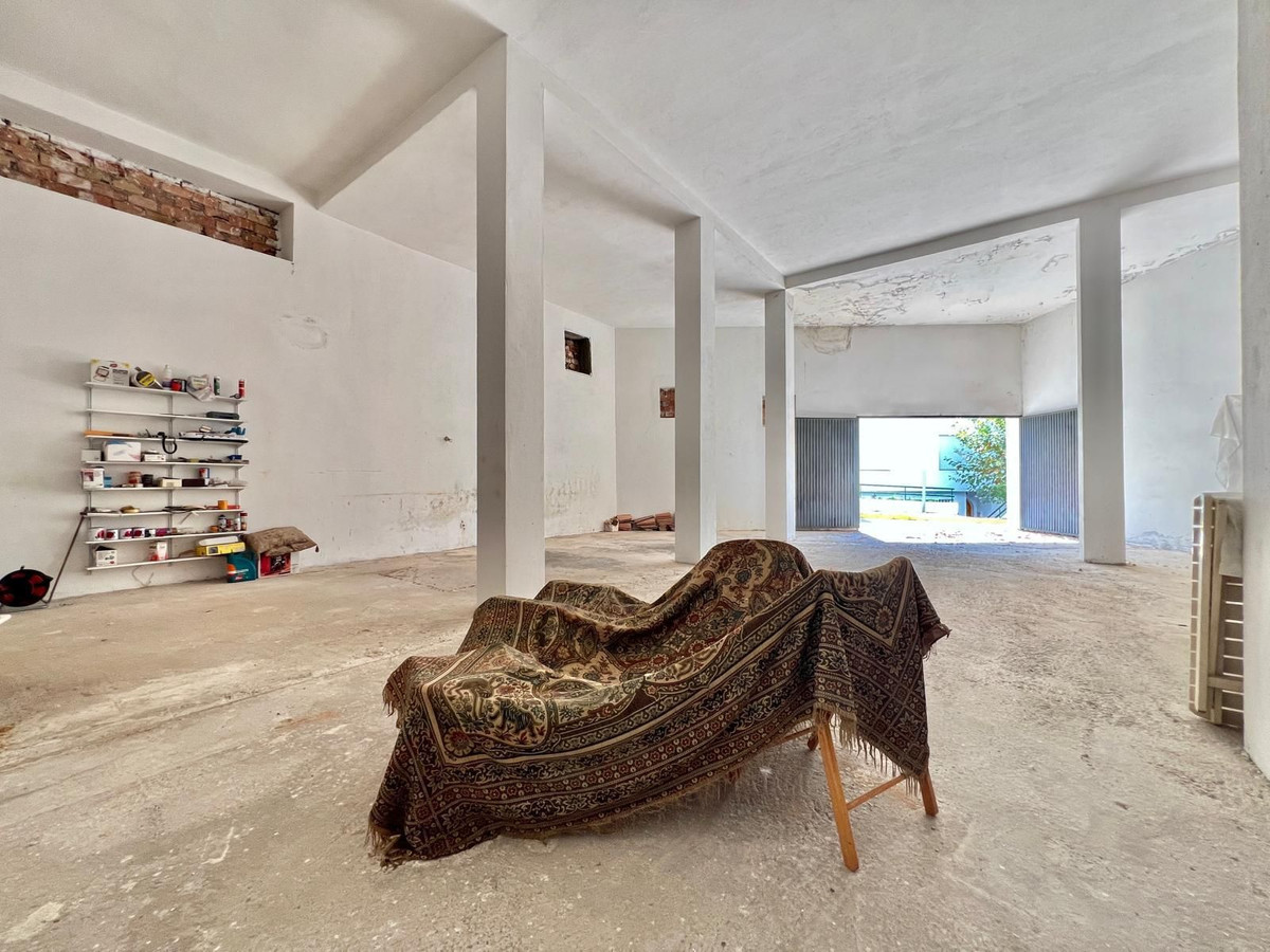 e0de71986fe1c03f45dfb91ad99a7702 - 27