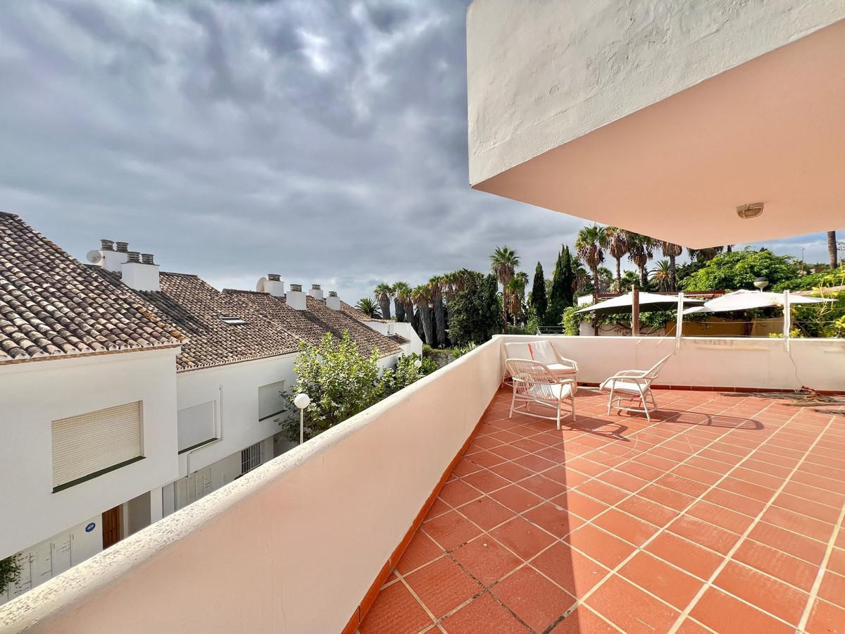 e0de71986fe1c03f45dfb91ad99a7702 - 32