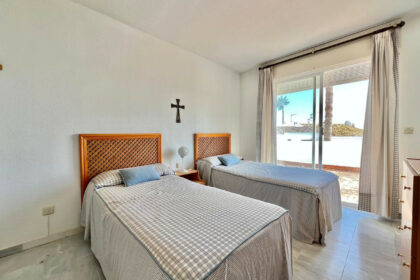 e0de71986fe1c03f45dfb91ad99a7702 - 35