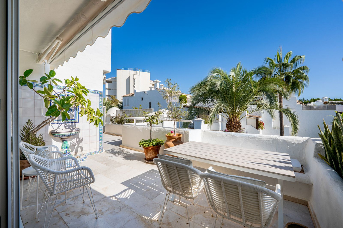 e0e80d9ed9e633295f8af4015e3f5820 - 12