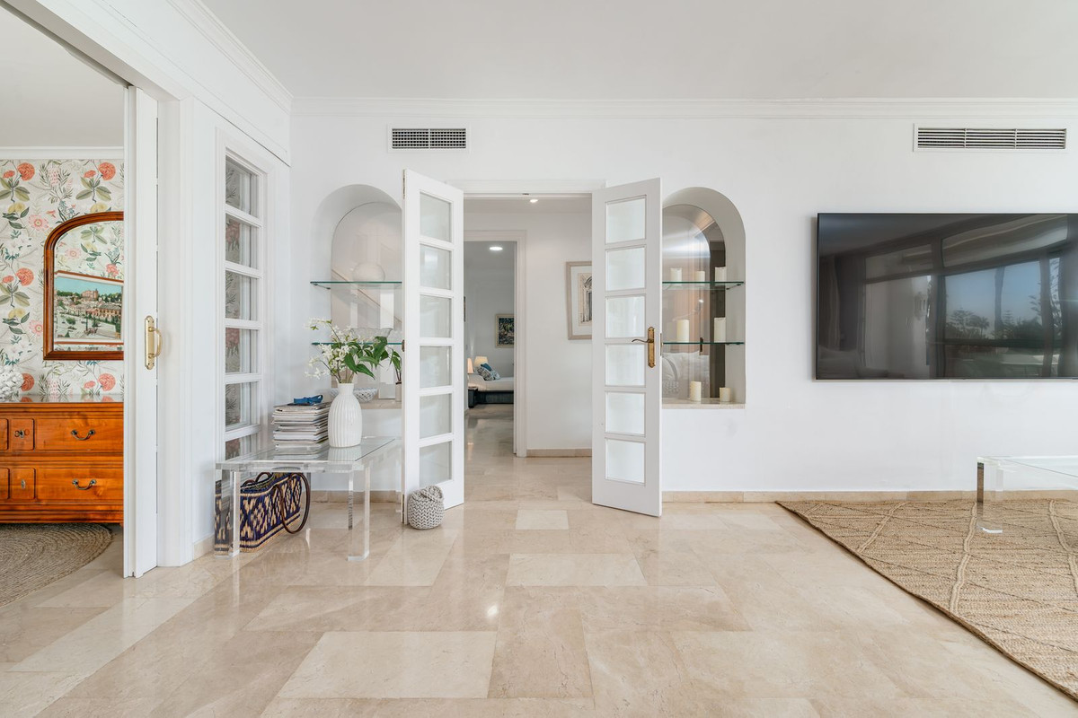 e0e80d9ed9e633295f8af4015e3f5820 - 15