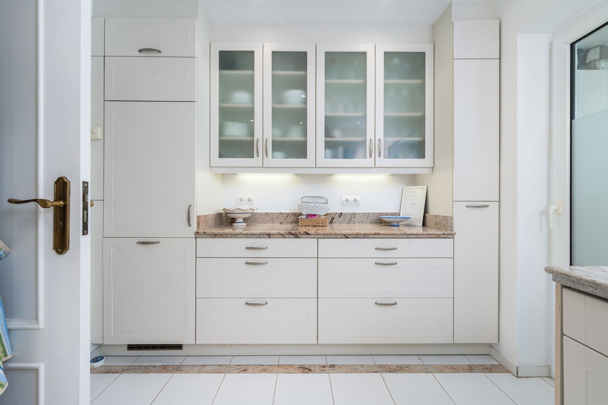 e0e80d9ed9e633295f8af4015e3f5820 - 18