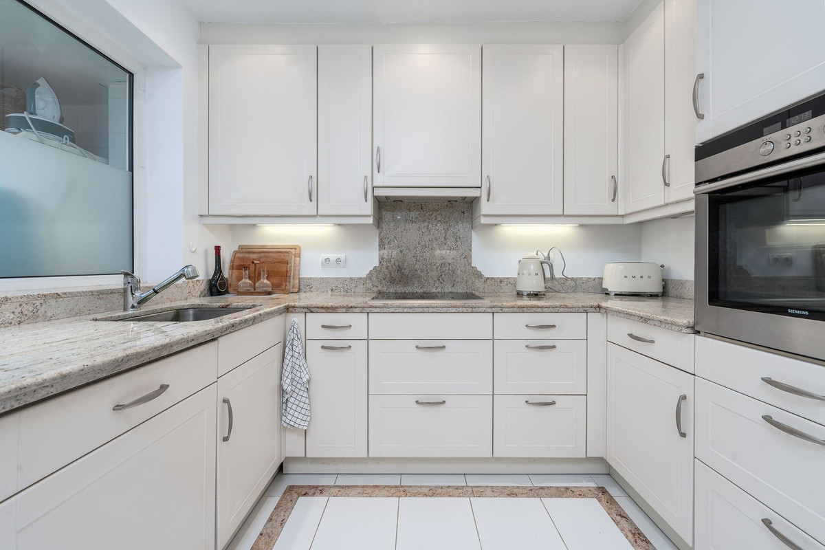 e0e80d9ed9e633295f8af4015e3f5820 - 19