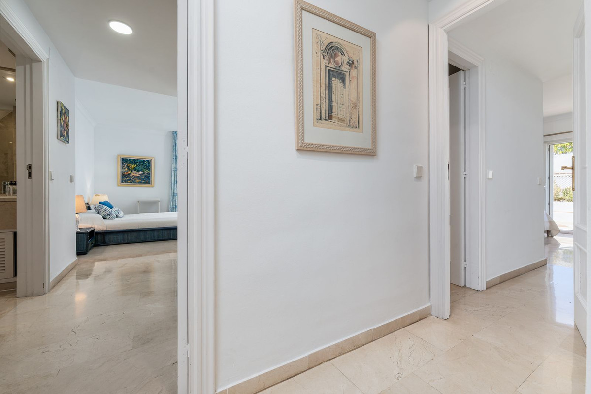 e0e80d9ed9e633295f8af4015e3f5820 - 21