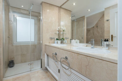 e0e80d9ed9e633295f8af4015e3f5820 - 25