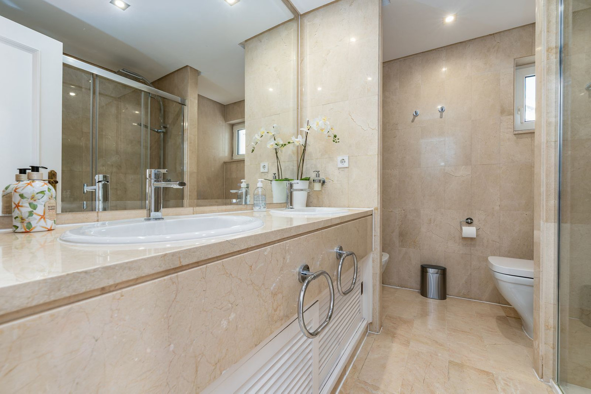 e0e80d9ed9e633295f8af4015e3f5820 - 26