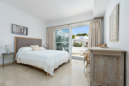 e0e80d9ed9e633295f8af4015e3f5820 - 28