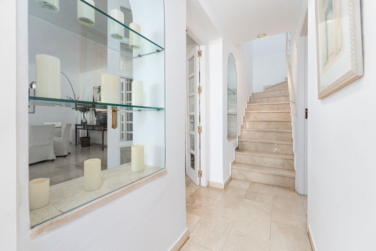 e0e80d9ed9e633295f8af4015e3f5820 - 30