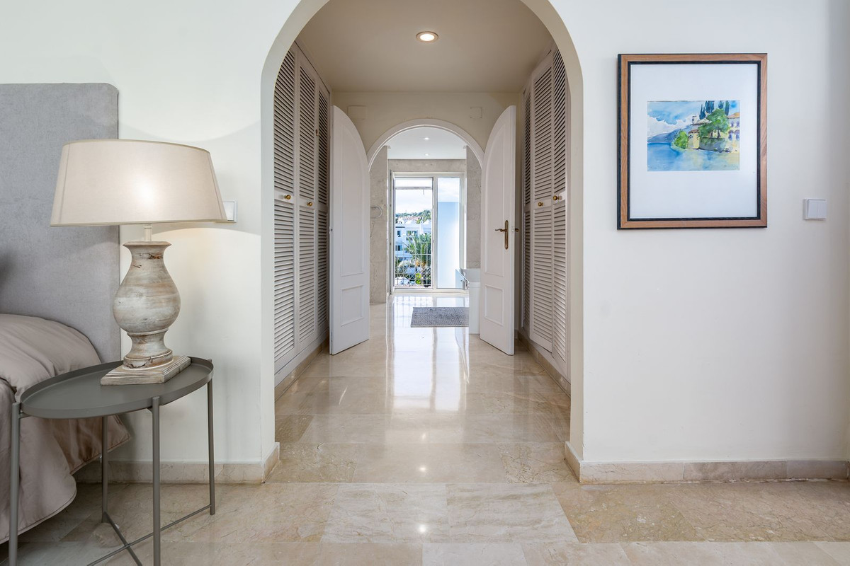 e0e80d9ed9e633295f8af4015e3f5820 - 33