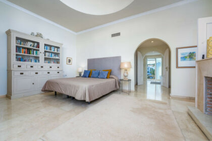 e0e80d9ed9e633295f8af4015e3f5820 - 35