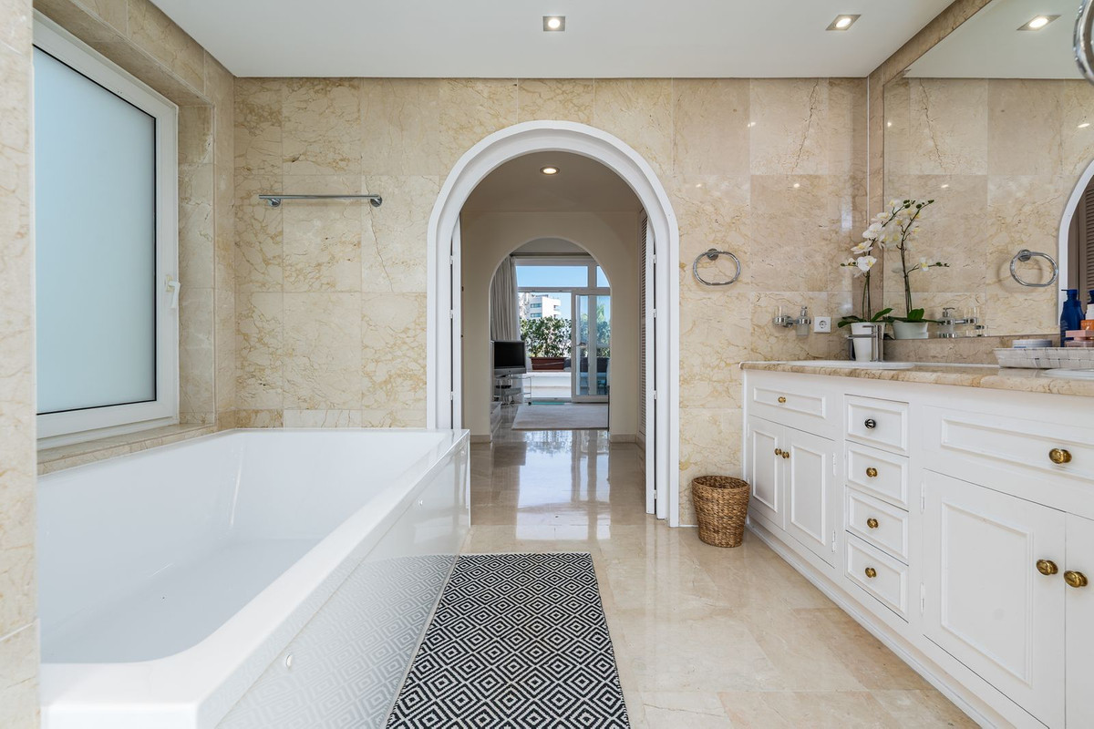 e0e80d9ed9e633295f8af4015e3f5820 - 37