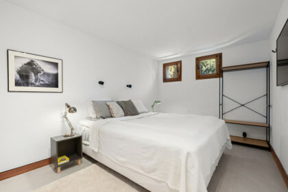 e0f5717d5851136e5c0f7556e7d5d8fe - 18