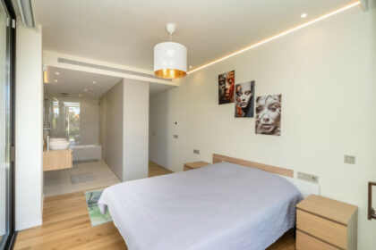 e24656c07f129c6b8e2373a6a06f735a - 13