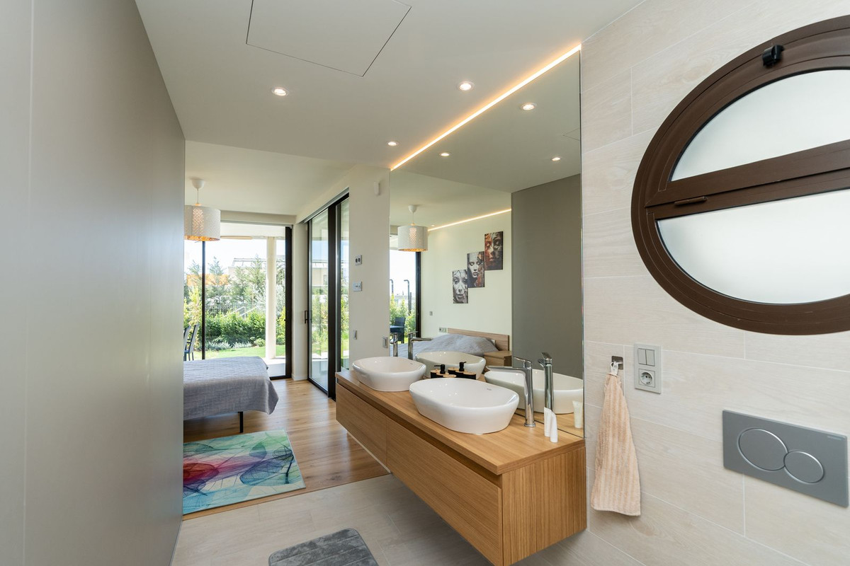 e24656c07f129c6b8e2373a6a06f735a - 16