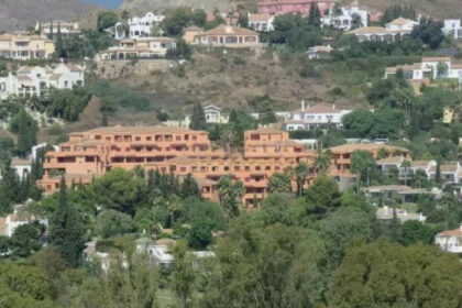 e30b51959779bbc0c4b33161562331d8 - 15