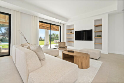 e35c3c0d845b6b12e643dde205491e6a - 12