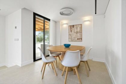 e35c3c0d845b6b12e643dde205491e6a - 15